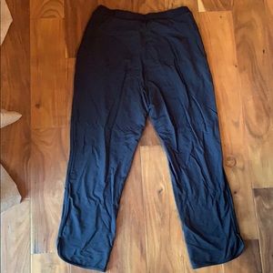 lululemon athletica Pants & Jumpsuits - Lululemon capri lululemon athletica Pants & Jumpsuits - Lululemon capri